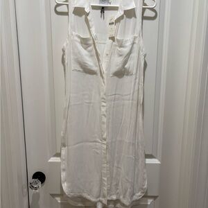 HD in Paris Cream Sleeveless Button-Down Shirt